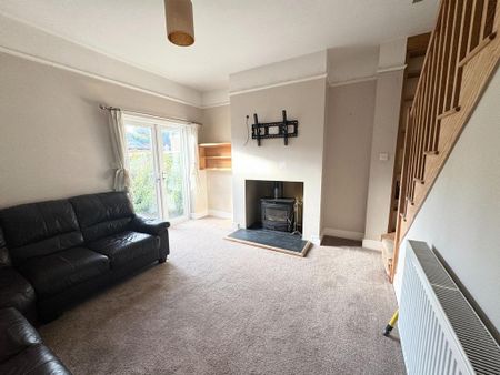 3 bedroom semi-detached house to rent - Photo 2