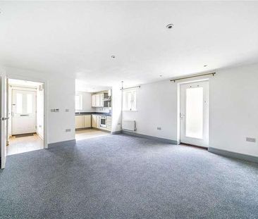 Sandy Lane, Woking, Surrey, GU22 - Photo 3