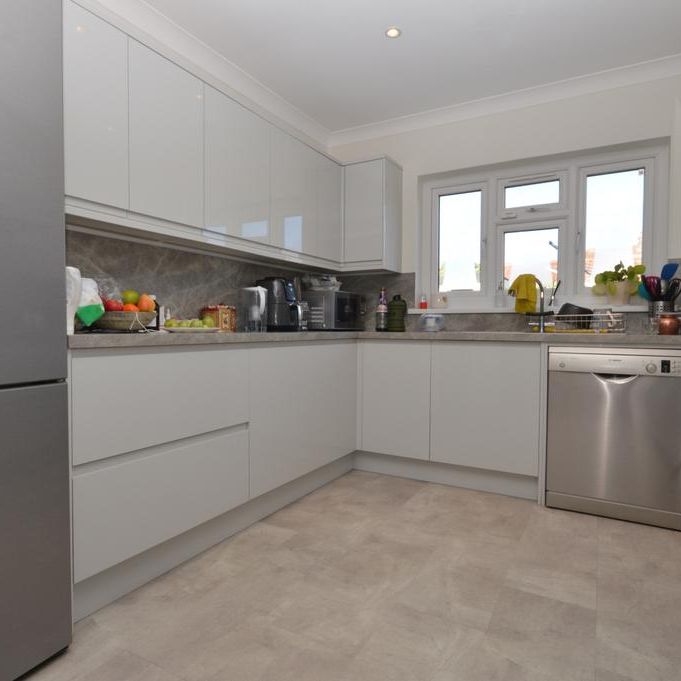 1 bedroom in a house share to rent - Photo 1