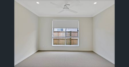 Modern, Spacious, 4 Bed + Media + Ducted Air Con - Photo 2