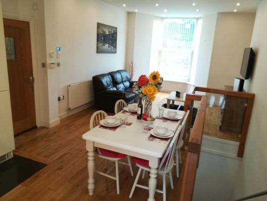 2 bedroom flat to rent - Photo 1