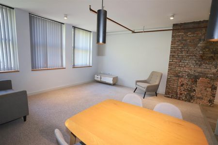 St. Anns Square, Manchester - Photo 3