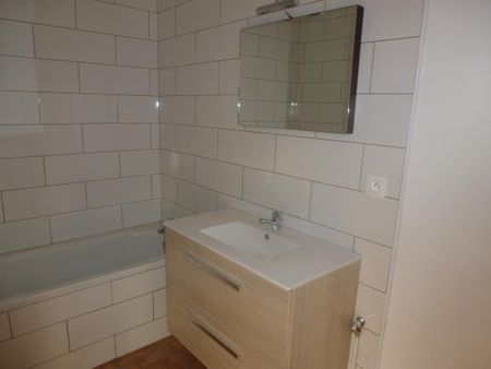 Location Appartement 2 pièces 32m² CHAMBERY 73000 - Photo 4