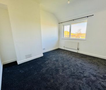 4 bedroom semi-detached house to rent - Photo 3