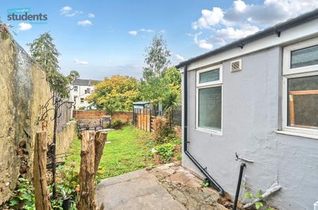 5 bedroom terraced house to rent - Photo 4