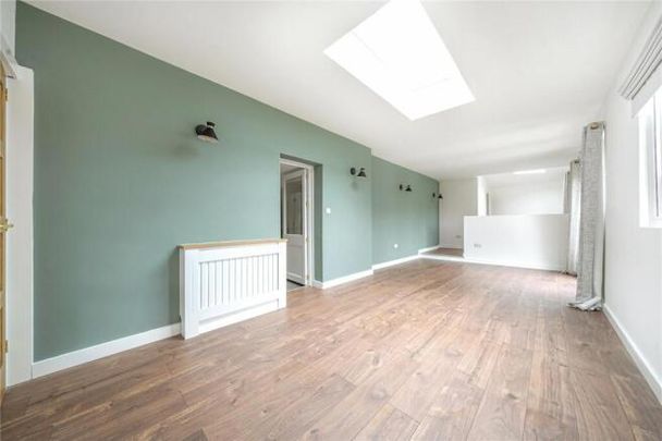 5 bedroom detached house to rent - Photo 1