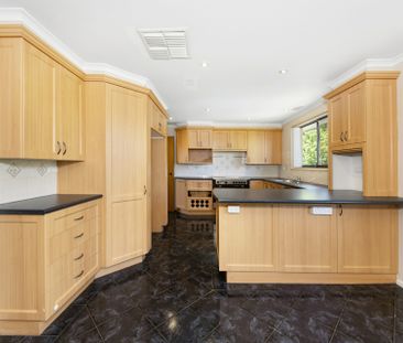 Family Home with Pool, Solar & Expansive Gardens in a Prime Location - Photo 5