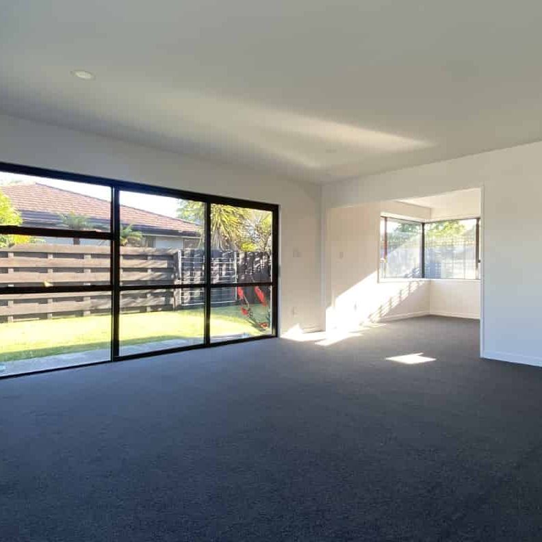 Refreshed 3 Bedroom Townhouse - Photo 1