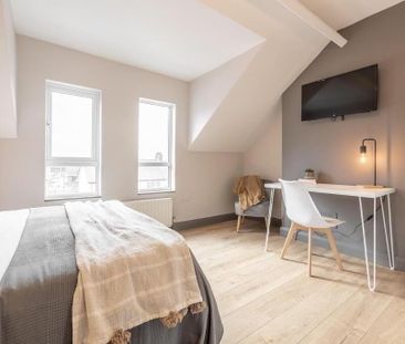 Room 5, 57 Ballygomartin Road, Belfast, BT13 3LB - Photo 3