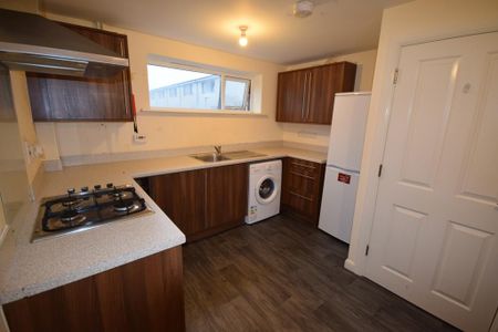 3 bedroom flat to rent - Photo 5