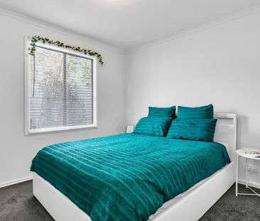 Delightful 4 Bedroom home - Photo 5