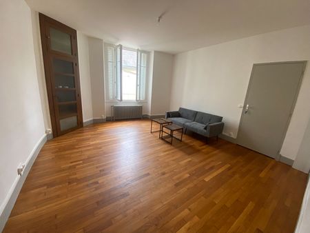 Location Appartement 2 pièces 67m² - Photo 2