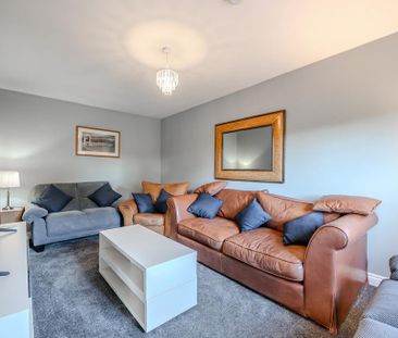 5 bedroom link detached house to rent - Photo 2