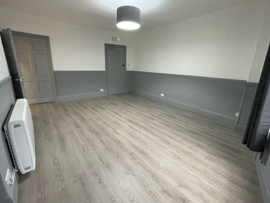 Upper High Street, Taunton, Somerset - Photo 1