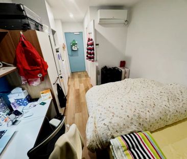 Private Studio Silver - Photo 2