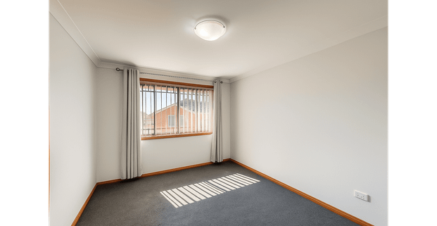 Splendid 2 Bedroom Townhouse Available Now! - Photo 1