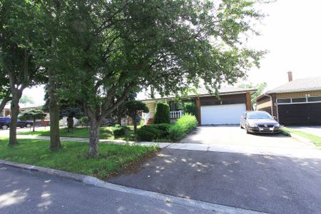 For Lease - 33 Paulvale Crescent Unit# Back, Toronto, Ontario - Photo 4