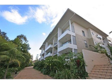 SPACIOUS MODERN HOME ! Stylish & Comfortable. Close to school. - Photo 3