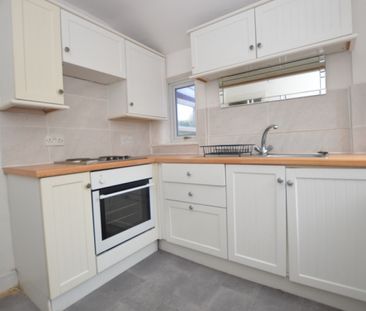 2 Bedroom Terraced House - Photo 3