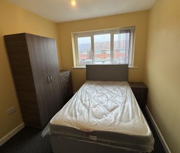 3 bedroom end of terrace house to rent - Photo 5