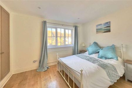 Old Town Close, Beaconsfield, Buckinghamshire, HP9 - Photo 2