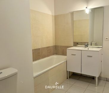 Location Appartement 2 pièces 40m² CHATEAURENARD 13160 - Photo 2