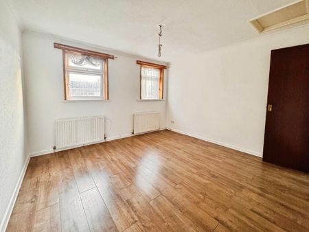 2 bedroom end of terrace house to rent - Photo 4