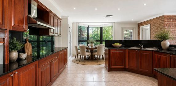 Spacious home in prime location - Photo 2