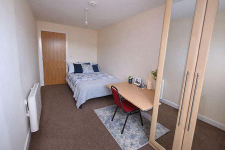 4 bedroom apartment to rent - Photo 3