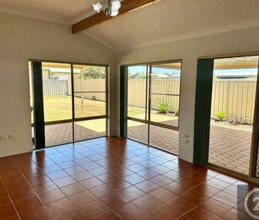 Perfect Blend of Comfort&comma; Convenience and Modern Living - Photo 3
