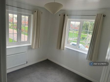 4 bedroom detached house to rent - Photo 4