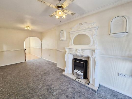 3 bedroom semi-detached house to rent - Photo 1