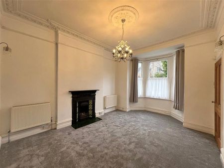 5 bedroom detached house to rent - Photo 3