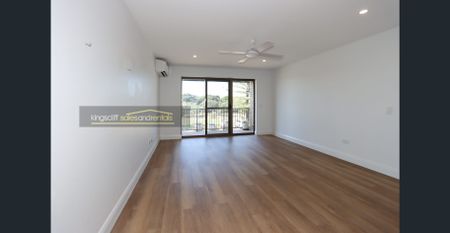 2 bedroom renovated unit opposite the beach - Photo 5