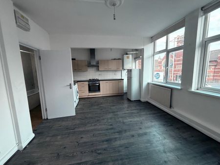 1 Bed Flat, High Road, IG1 - Photo 3