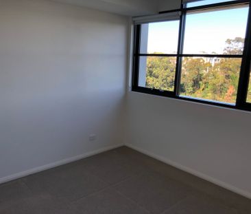 Ultra modern one bedroom apartment - Photo 6