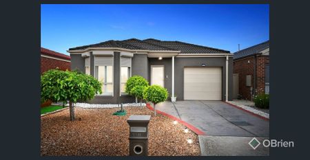 Beautifully Maintained Home in Sought-After Westlake Estate - Photo 2