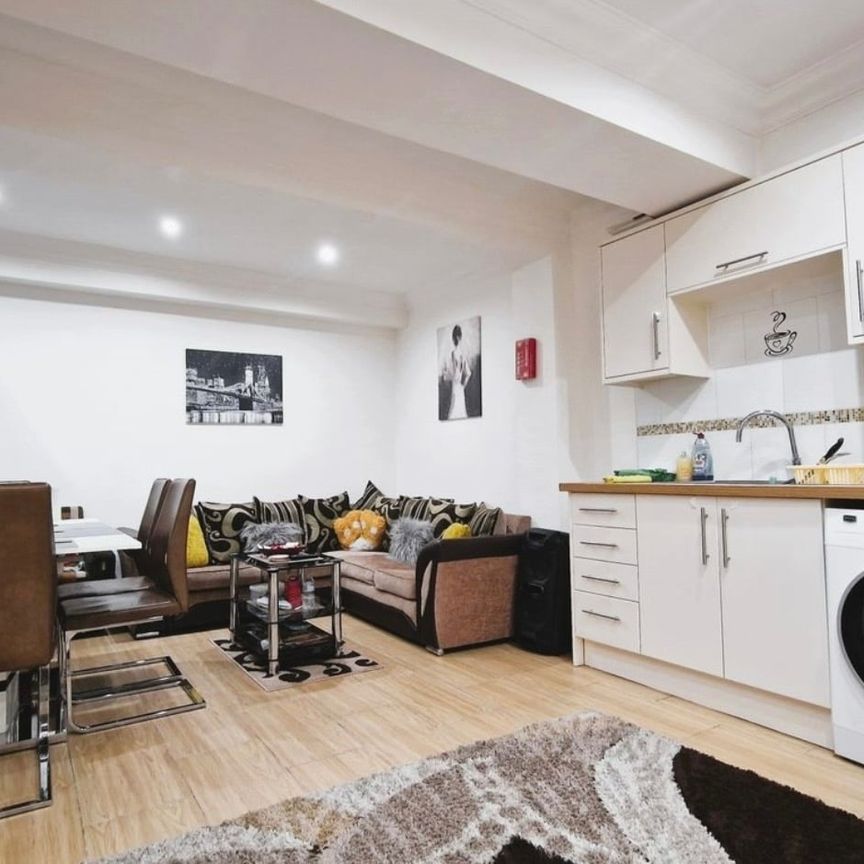3 Bed Flat, Upton Lane, E7 - Photo 1