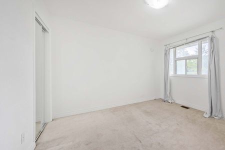 For Lease - 109 York Downs Drive Unit# Main, Toronto, Ontario - Photo 5