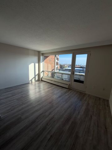 For Lease - 20 Chesterton Drive Unit# 209, Cityview - Parkwoods Hills - Rideau Shore, Ontario - Photo 2