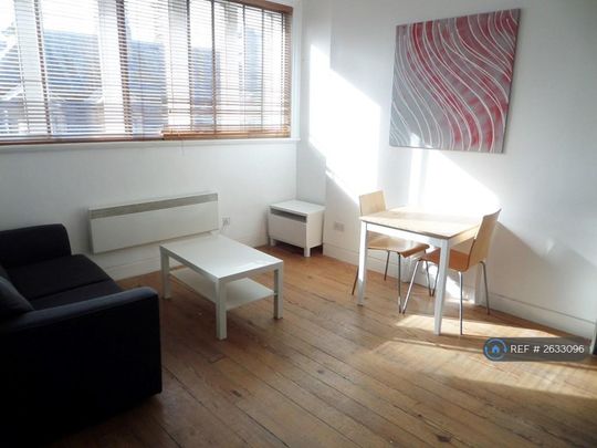 1 bedroom flat to rent - Photo 1