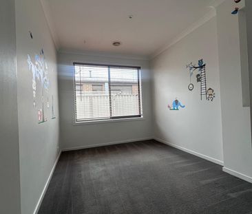 Anyone like soccer or athletics? - Photo 5