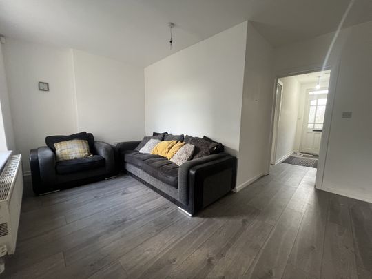 5 Bed Detached House, Poplar Place, BS16 - Photo 1