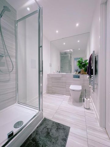 1 bedroom in a flat share to rent - Photo 3