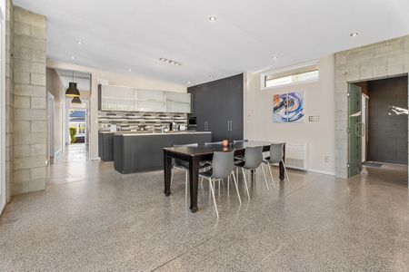 Modern Villa with Pool in Prime Ponsonby Location – Fully Furnished - Photo 2