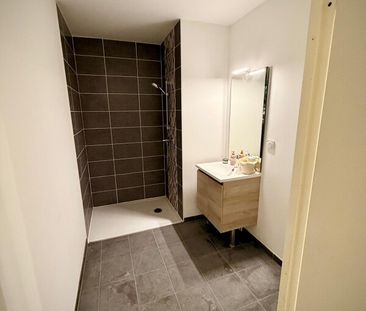 Location Appartement 4 pièces 77m² ORLEANS 45000 - Photo 5