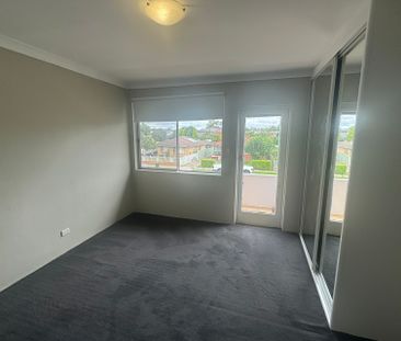 View Saturday at 1.40pm - 2pm - Photo 1