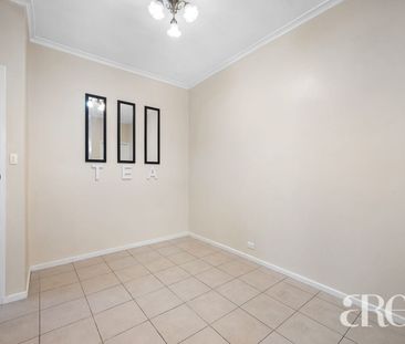 Spacious 4‑Bedroom Home in Prime Carnegie Location - Photo 3