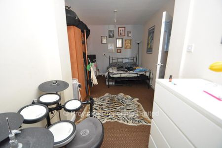 4 bedroom townhouse to rent - Photo 5