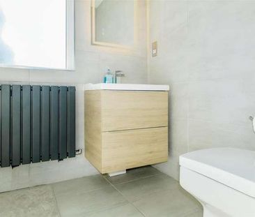 St. Georges Crescent, Slough, SL1 - Photo 4